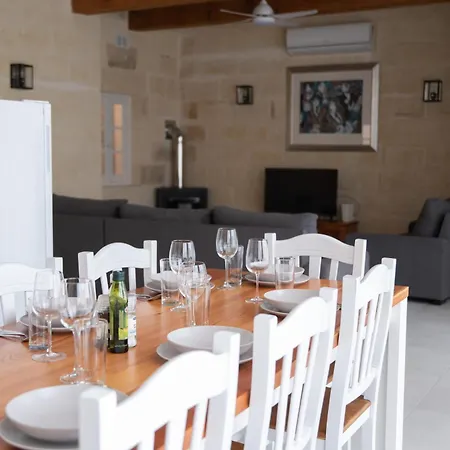 Ta' Marija Nyaraló *